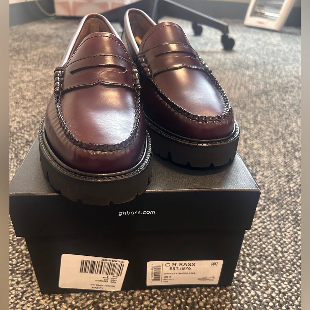 G.H. Bass whitney super lug penny loafer